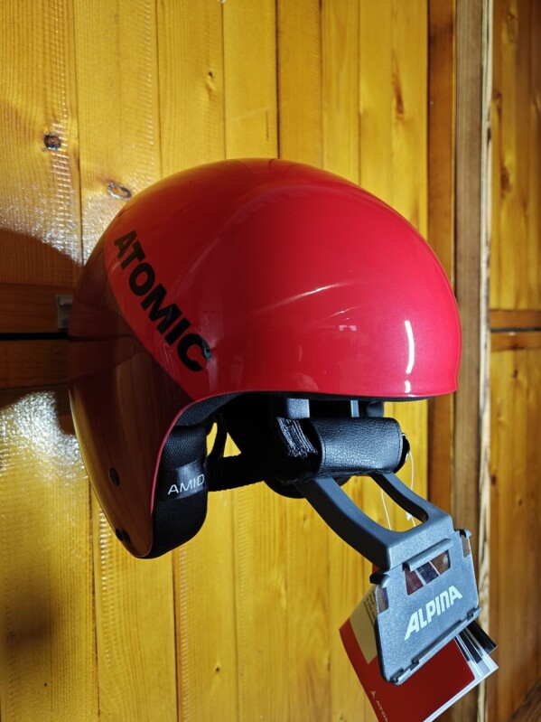 PRILBA ATOMIC REDSTER WC AMID RED FIS 55-56CM